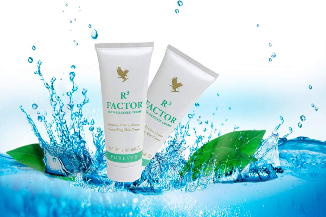 Kem dưỡng da R3 Factor Skin Defense Cream 069 Flp giúp săn chắc và mịn màng hơn.